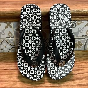 Tory Burch Geometric logo wedge flip flop